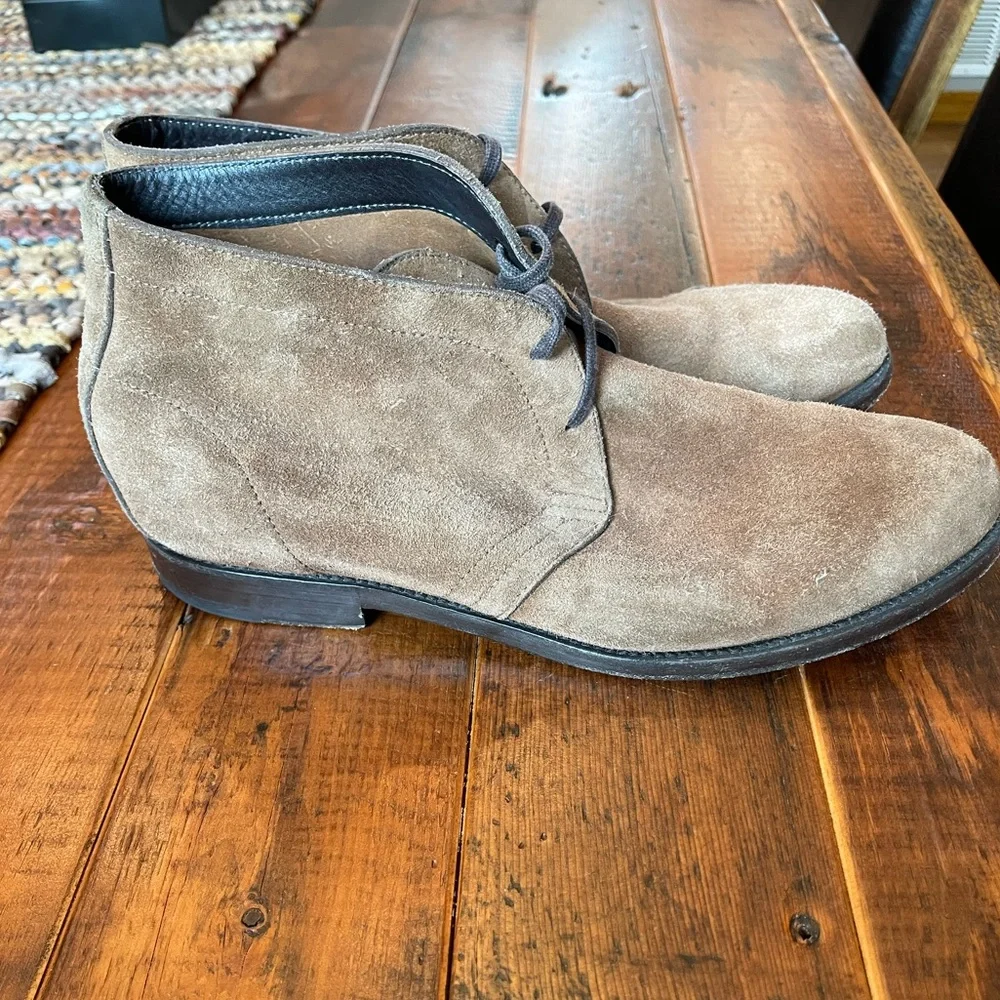 Harry's of London Brown Chukka Boots with Suede Finish